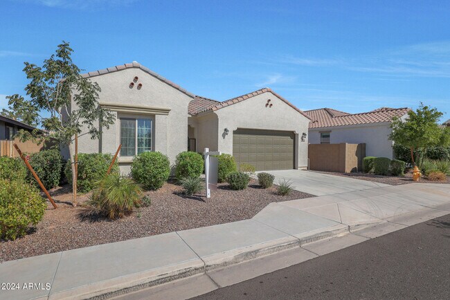 Building Photo - 9226 W Meadowbrook Ave