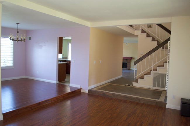 Building Photo - 16833 Royal View Road - 1