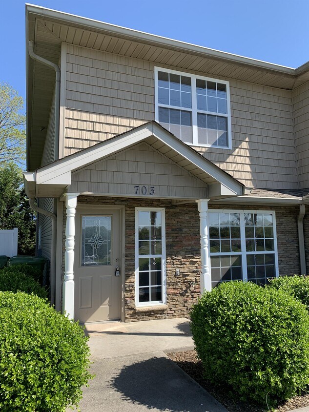 703 Casey Ln, Maryville, TN 37801 Townhome Rentals in Maryville TN