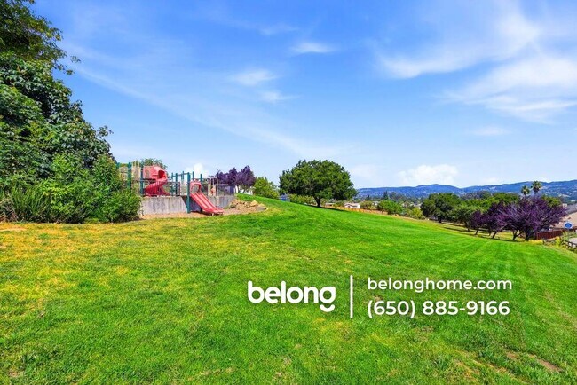 Foto del edificio - 23460 Lakeridge Ave