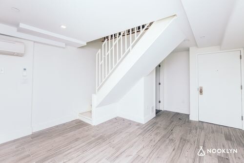Foto principal - 1513 Gates Ave