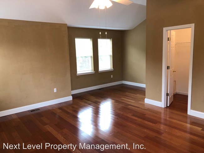 Building Photo - 4 br, 2.5 bath House - 53 Van Scoy Rd
