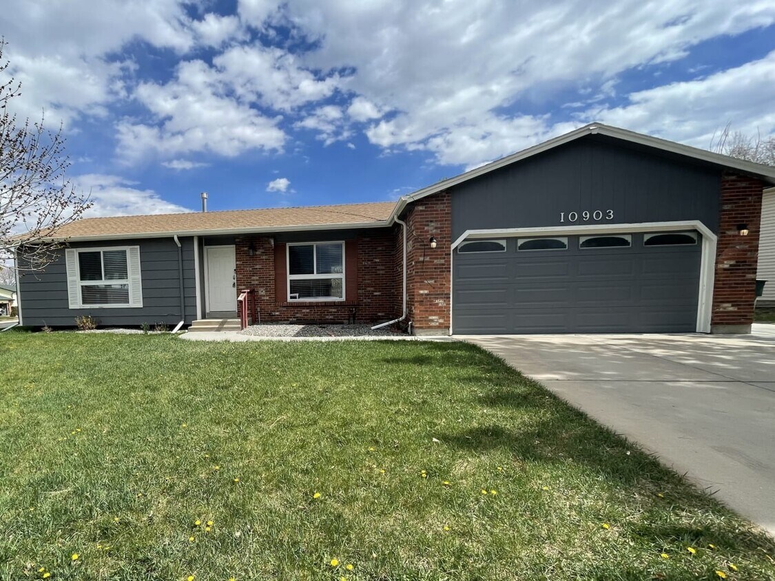 10903 Forest Cir House Rental in Thornton, CO