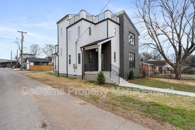 Building Photo - 804 45th Ave N