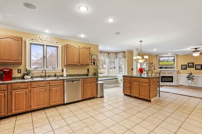 Building Photo - 579 Deer Mountain Dr