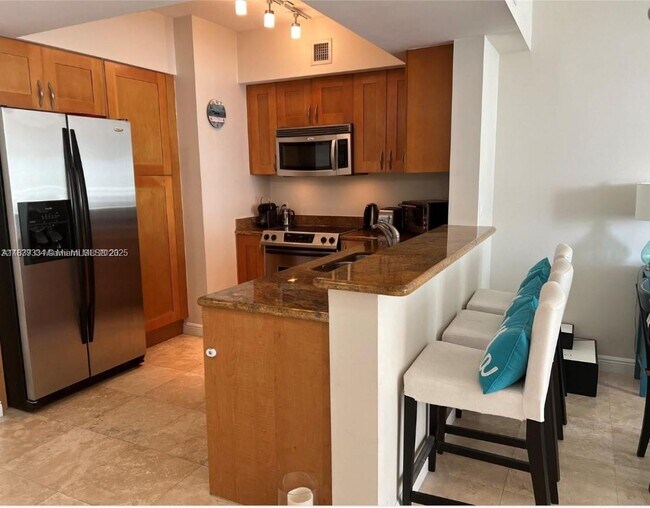 Foto del edificio - 1745 E Hallandale Beach Blvd