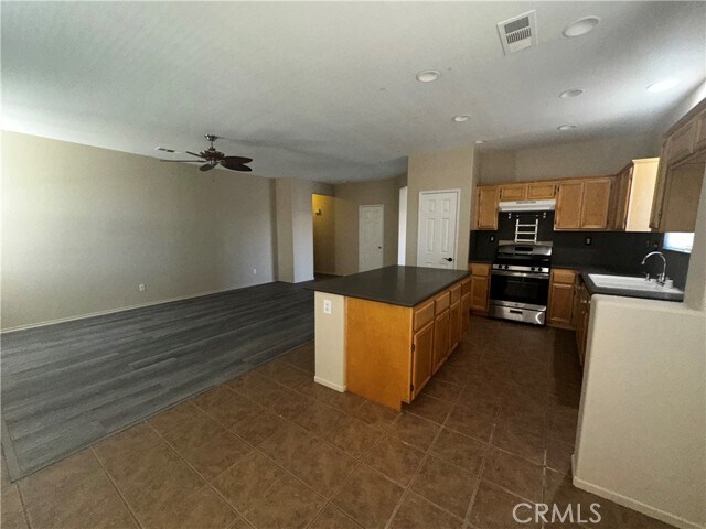 Foto del edificio - 11853 Dellwood St