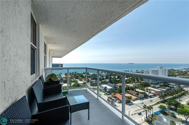 Foto del edificio - 3015 N Ocean Blvd