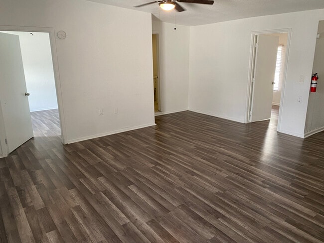 Building Photo - 5415 Buena Vista St