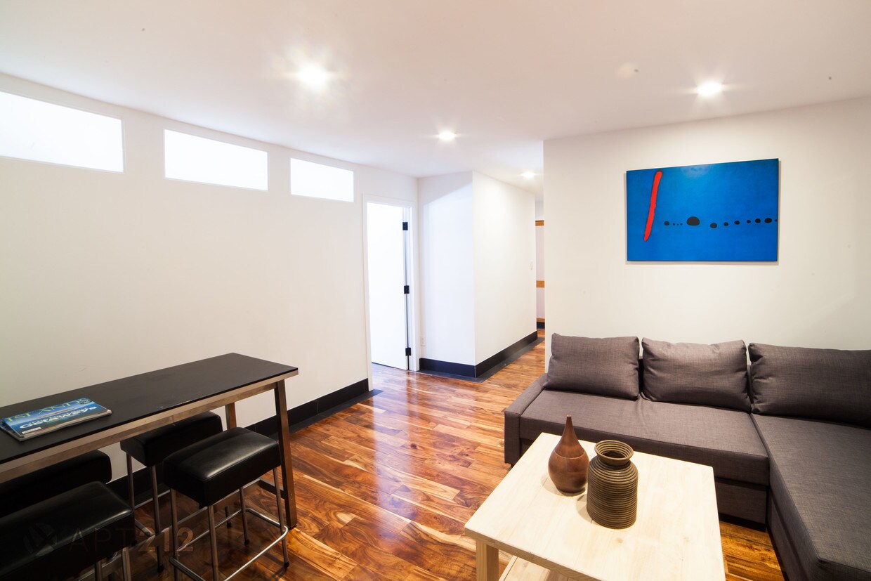 Foto principal - 158 Grand St
