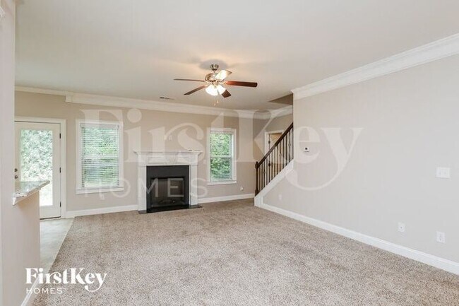 Foto del edificio - 215 Sanctuary Dr