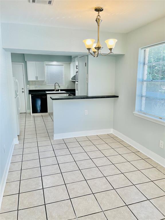 Building Photo - 1712 Crestdale Dr