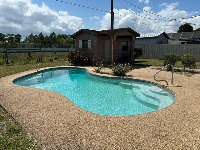 Building Photo - 1785 Ixora Dr W