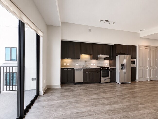 Building Photo - 9787 Katy Fwy