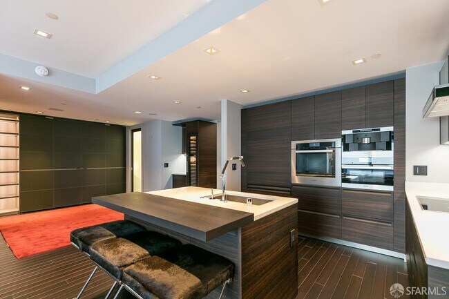 Foto del edificio - 333 Bush St