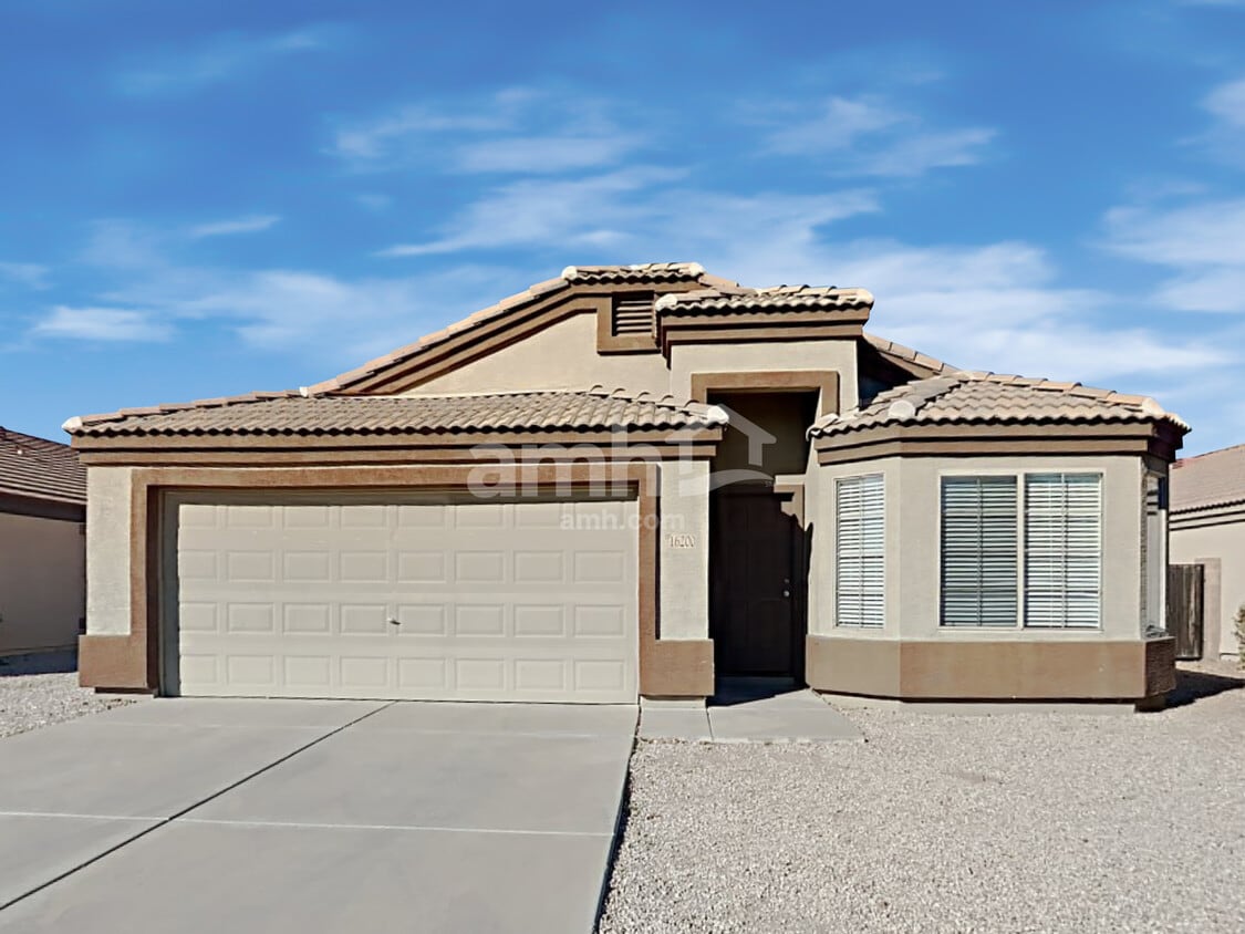 Foto principal - 16200 W Mauna Loa Ln