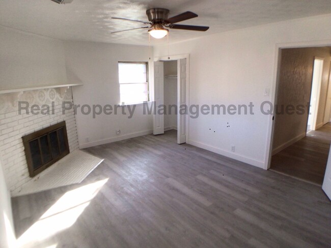 Building Photo - Spacious 4 Bedroom house.  Recently Renova...