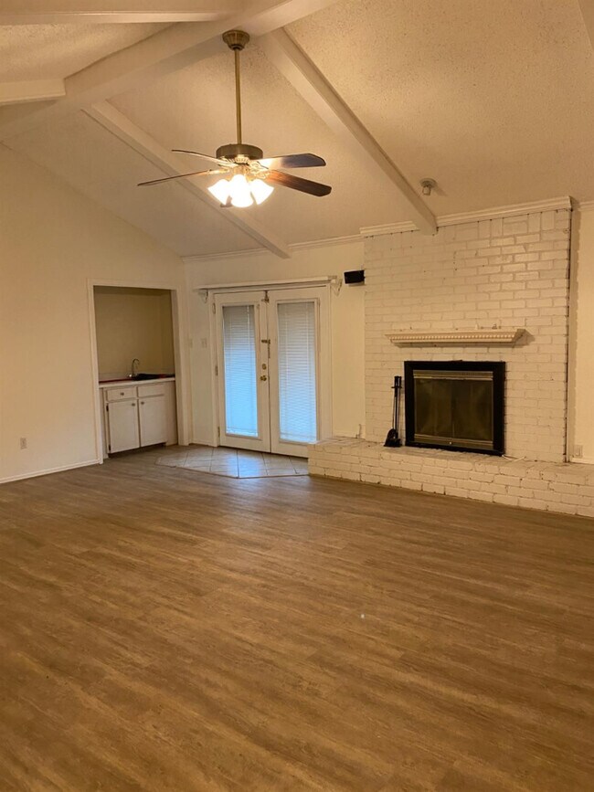 Foto del edificio - 5705 Emory St