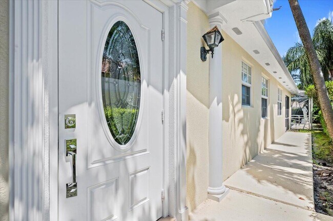 Building Photo - 651 Hudson Bay Dr