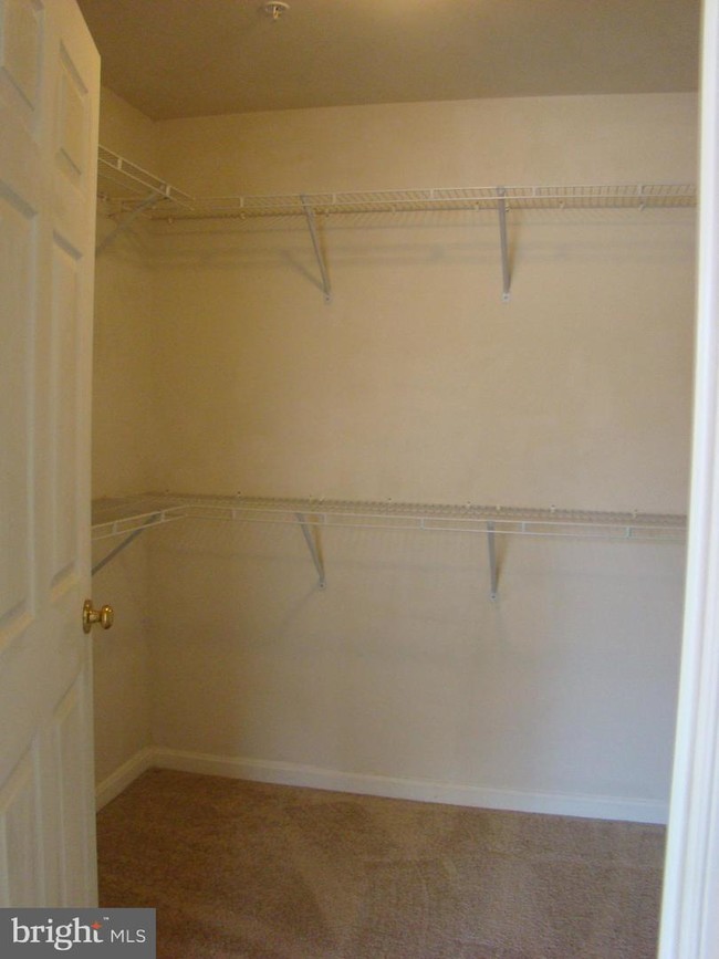 Foto del edificio - 8803 Stoneridge Cir