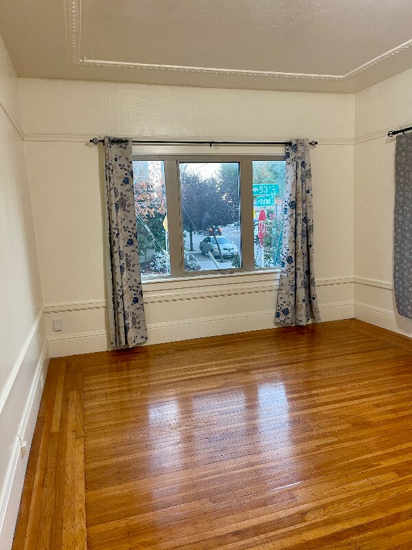 Building Photo - 564 53rd St