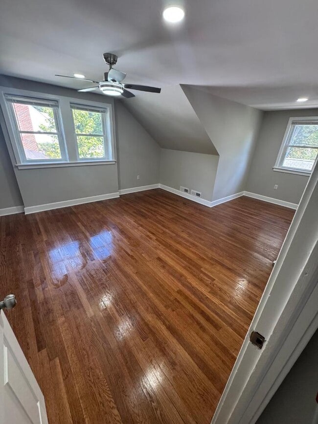Building Photo - 4502 Elmwood Rd