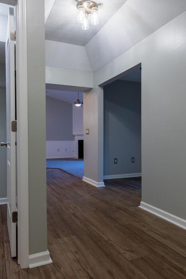 Foto del edificio - 8081 Crane's Crossing Dr