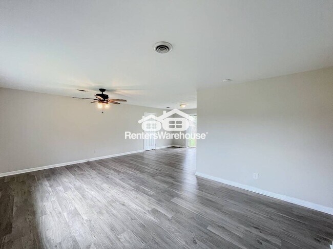 Foto del edificio - 3032 Belle Haven Dr