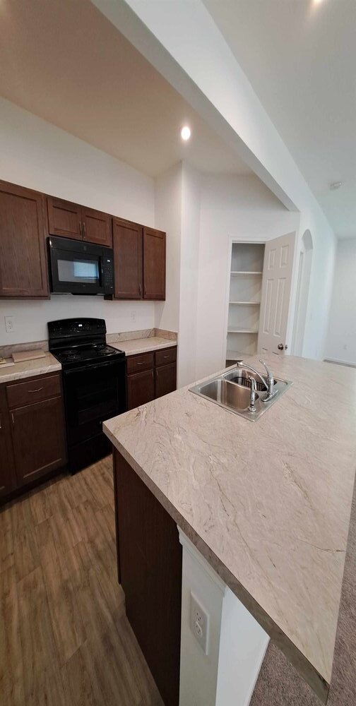 Foto del edificio - 5831 Parkview Ln