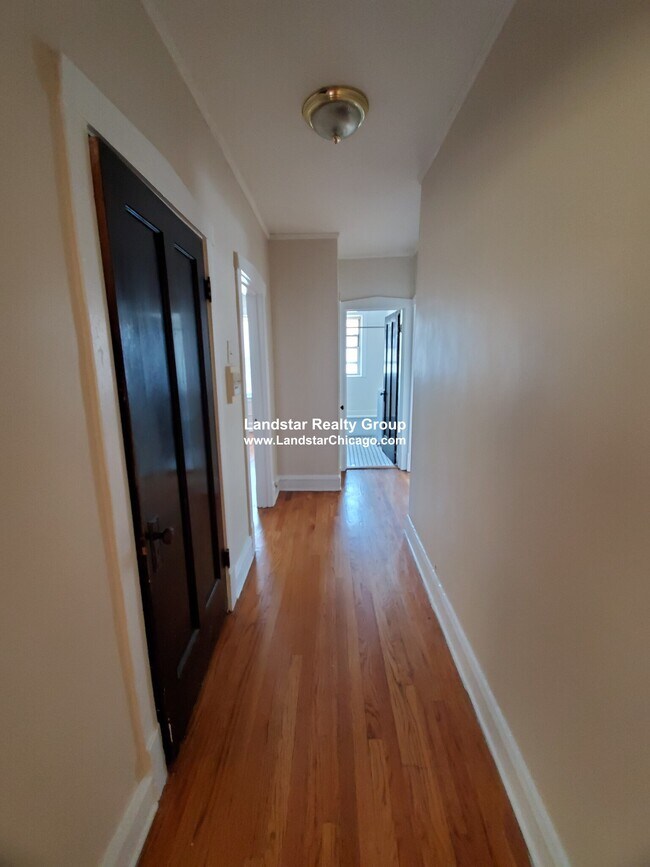 Foto del edificio - 5618 N Kimball Ave
