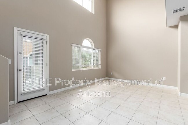 Foto del edificio - 2150 W Alameda Rd