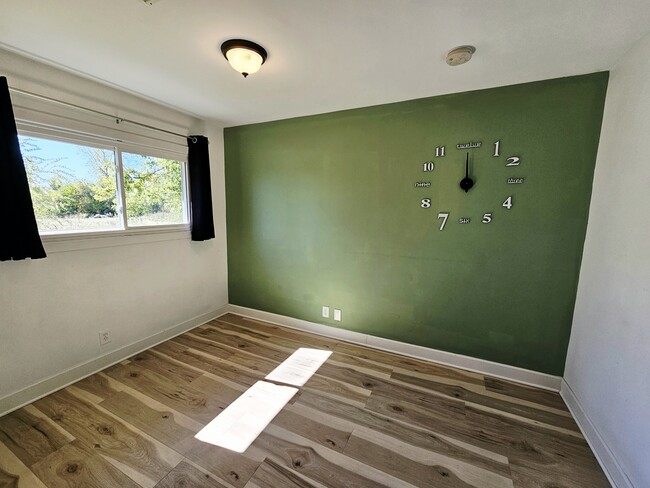 Building Photo - 65 Steele Cir