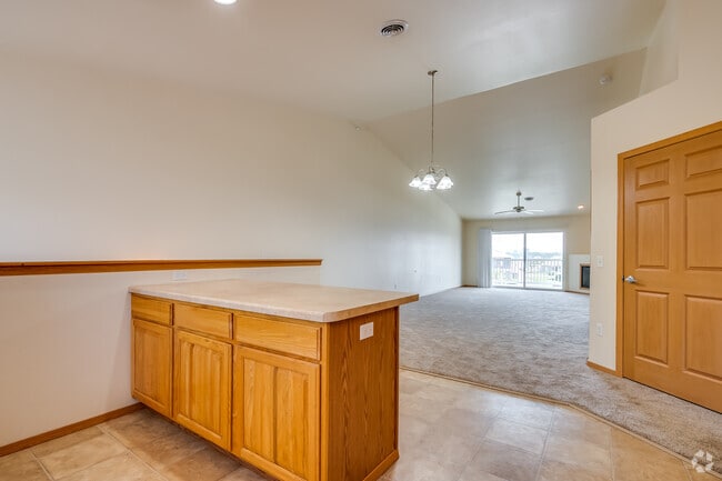 2BR, 2BA - 1,433SF - Kitchen - Marina View Apartments