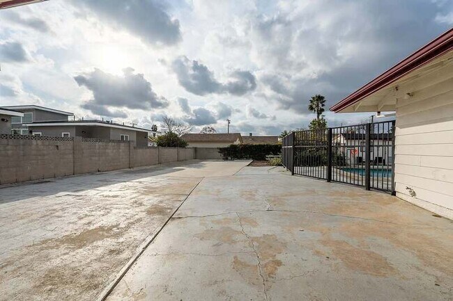 Foto del edificio - 590 N Cambridge St