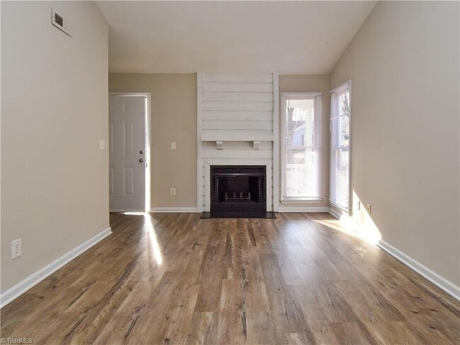 Building Photo - 1811 Saffron Pl