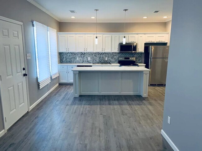 Foto del edificio - 4009 W 17th St