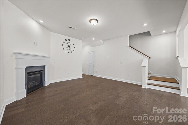 Foto del edificio - 1245 Pebble Grove Dr