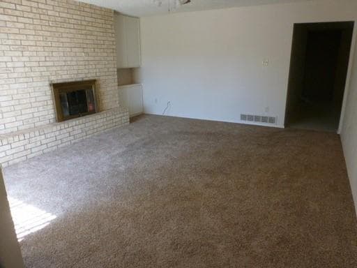 Building Photo - 820 Vista Ln