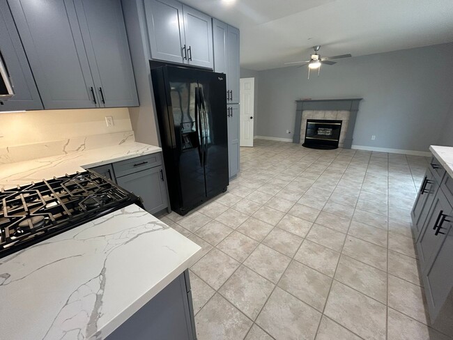 Foto del edificio - Charming Renovated Home in Vista, CA – Cul...