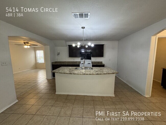 Foto del edificio - 5414 Tomas Cir.