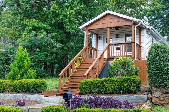 Building Photo - 2 Bedroom, 2 Bath in Homewood