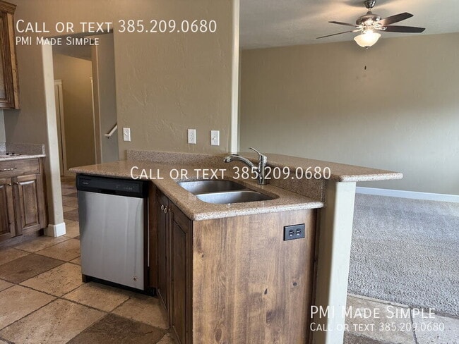 Building Photo - 1282 Baycrest Dr