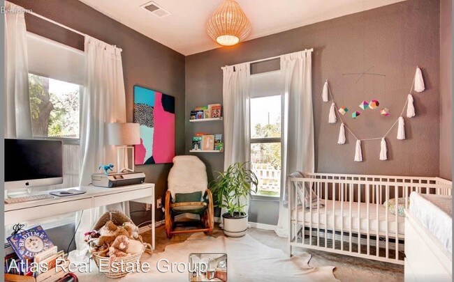 Foto del edificio - 4344 Chase St