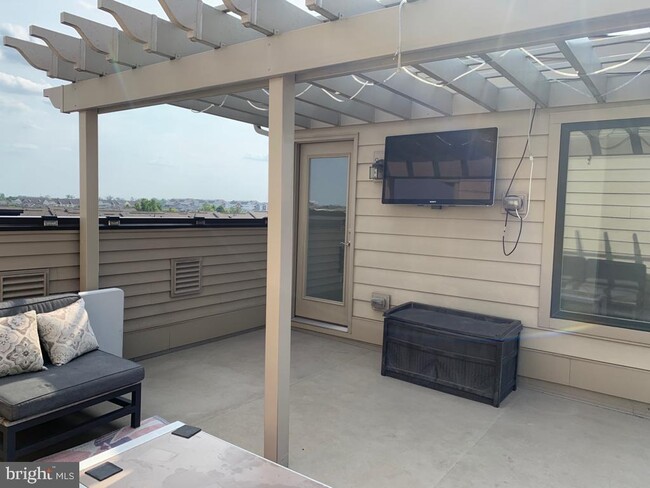 Building Photo - 44764 Tiverton Sq