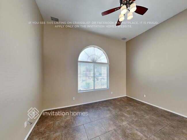 Foto del edificio - 8329 W Lewis Ave
