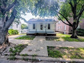 Building Photo - 833 N 25th St