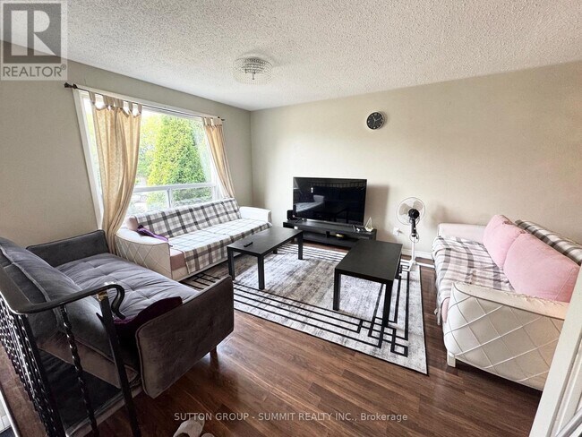 Building Photo - 546 Galedowns Ct