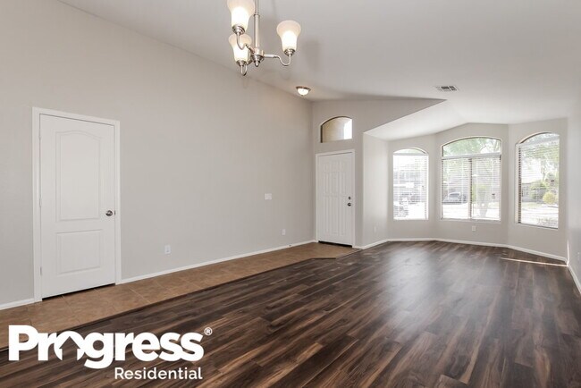 Foto del edificio - 1231 N 158th Dr