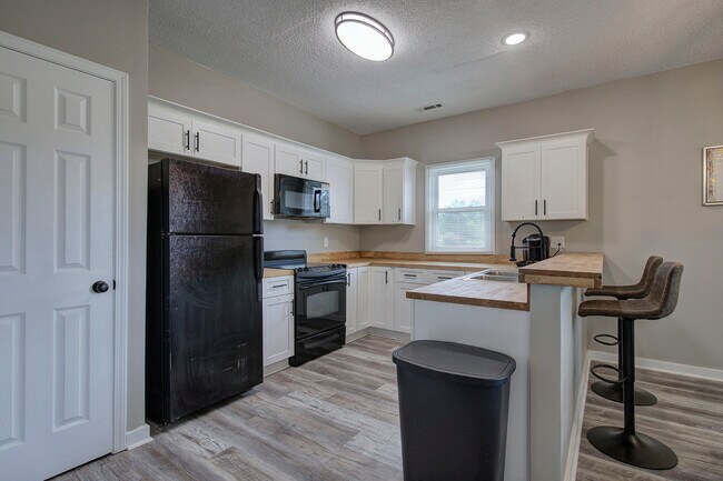 Cocina compartida - 227 Saint Elmo Cir