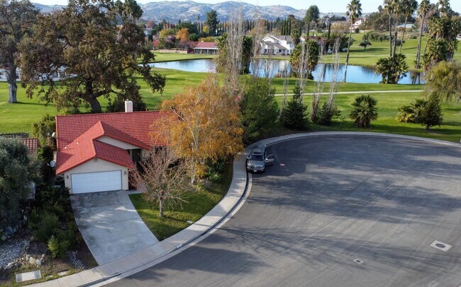 Foto del edificio - Beautiful 3 Bedroom 2 Bath Single Family Home Available 10/15/2025